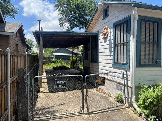 18 ROSEMONT DR, San Antonio, TX 78201