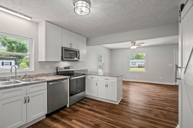 202 Fowler Ford Rd, Portland, TN 37148