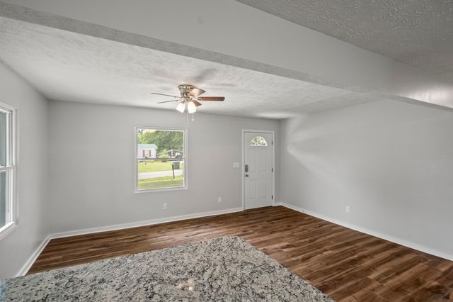 202 Fowler Ford Rd, Portland, TN 37148