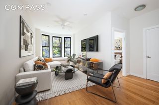 209 W 118th St Apt 4D, New York City, NY 10026