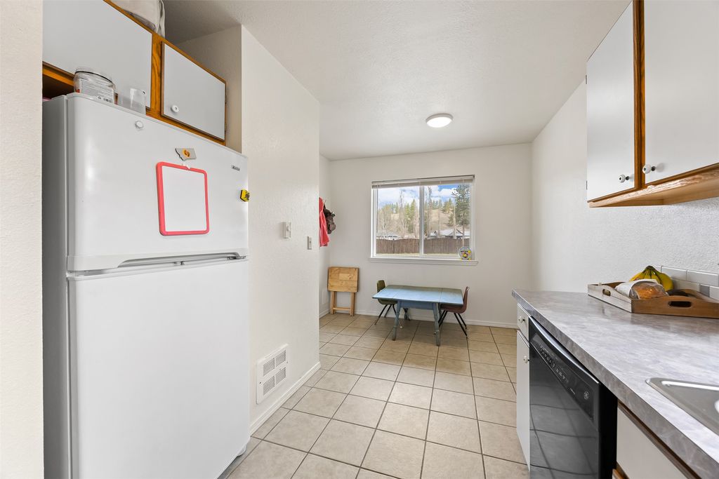 Address unavailable. photo 63