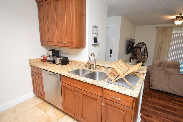 10263 GANDY BOULEVARD N 405, St Petersburg, FL 33702