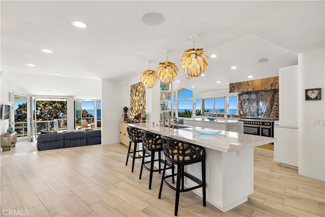 594 Cliff Drive, Laguna Beach, CA 92651