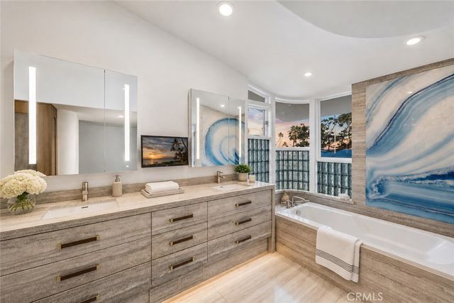 594 Cliff Drive, Laguna Beach, CA 92651