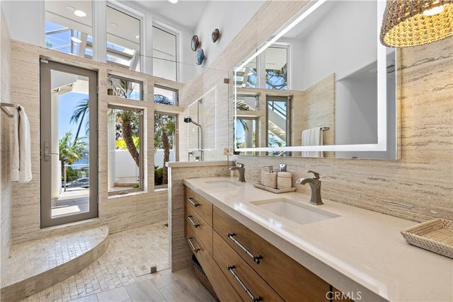 594 Cliff Drive, Laguna Beach, CA 92651