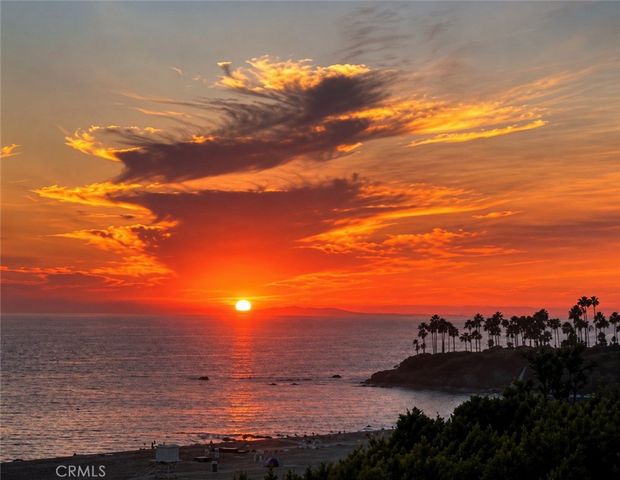 594 Cliff Drive, Laguna Beach, CA 92651