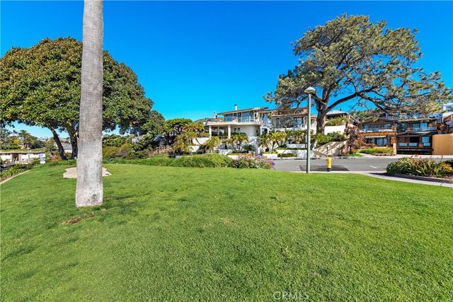 594 Cliff Drive, Laguna Beach, CA 92651