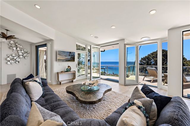 594 Cliff Drive, Laguna Beach, CA 92651