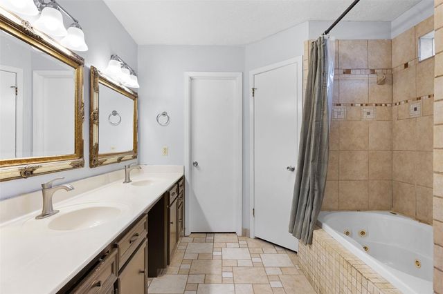 3803 Old Oaks Drive, Bryan, TX 77802