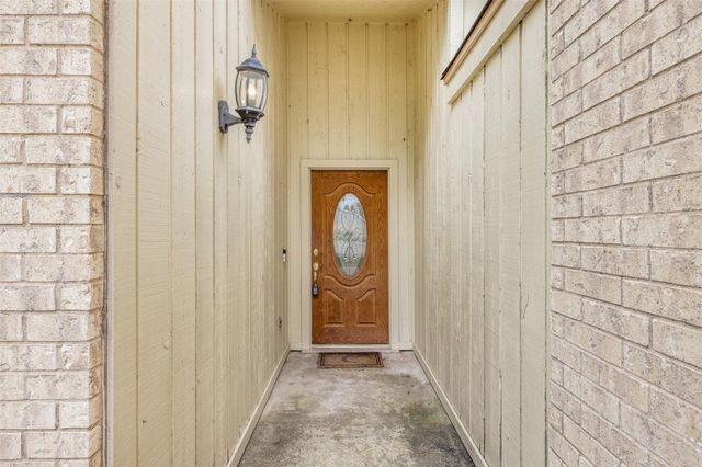 3803 Old Oaks Drive, Bryan, TX 77802