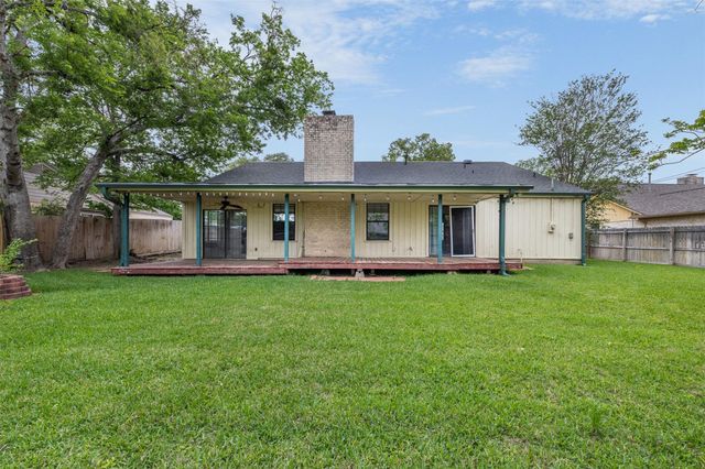 3803 Old Oaks Drive, Bryan, TX 77802