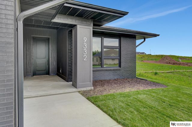 9332 S 86th Street, Lincoln, NE 68526