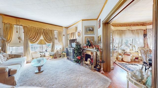 128 Elm St, Cambridge, MA 02140