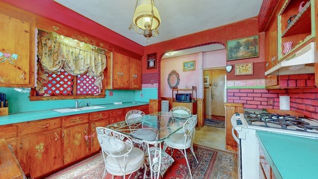 128 Elm St, Cambridge, MA 02140