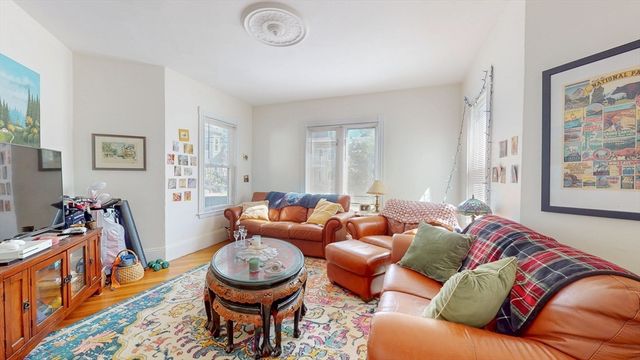 128 Elm St, Cambridge, MA 02140