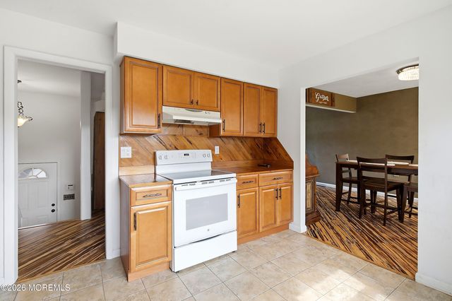 563 Oakhollow Lane, Lanoka Harbor, NJ 08734