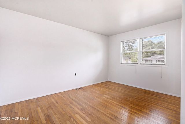 563 Oakhollow Lane, Lanoka Harbor, NJ 08734
