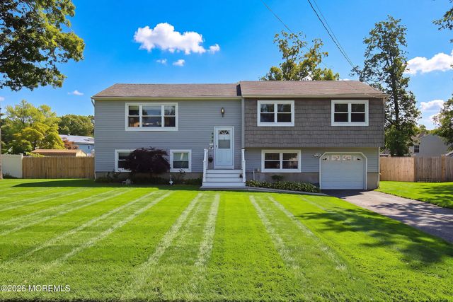 563 Oakhollow Lane, Lanoka Harbor, NJ 08734