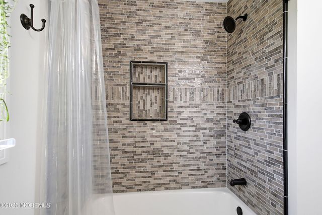 563 Oakhollow Lane, Lanoka Harbor, NJ 08734