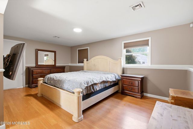 563 Oakhollow Lane, Lanoka Harbor, NJ 08734