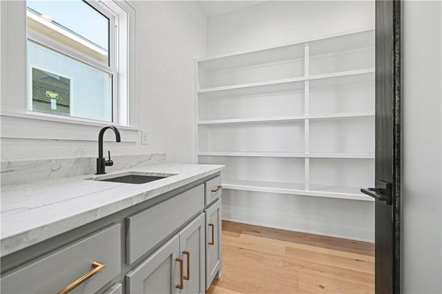 22152 W 94th Terrace, Lenexa, KS 66220