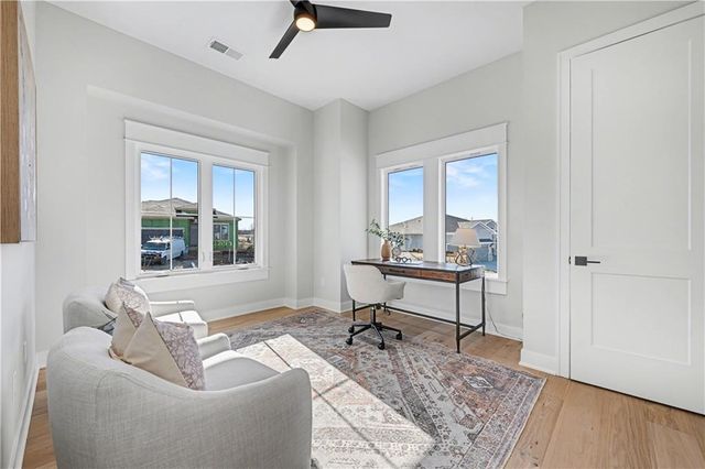 22152 W 94th Terrace, Lenexa, KS 66220