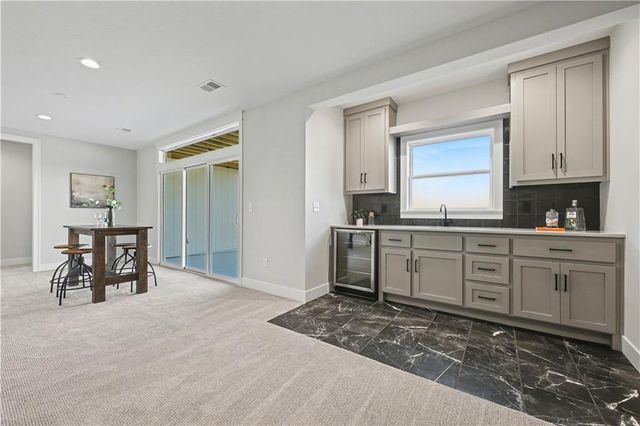 22152 W 94th Terrace, Lenexa, KS 66220