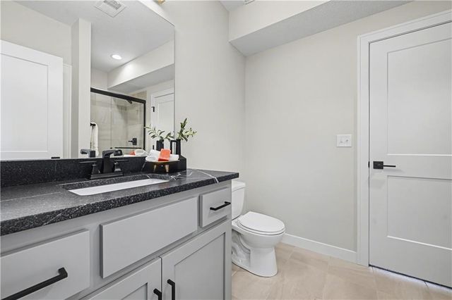 22152 W 94th Terrace, Lenexa, KS 66220