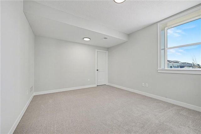 22152 W 94th Terrace, Lenexa, KS 66220