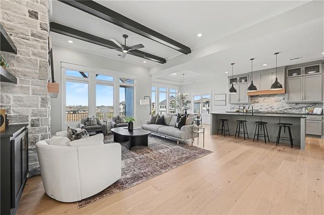 22152 W 94th Terrace, Lenexa, KS 66220