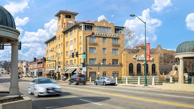 265 Canal Drive, St. Charles, IL 60174