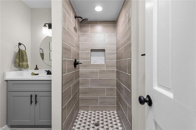 1605 Dey Cove DR, Virginia Beach, VA 23454