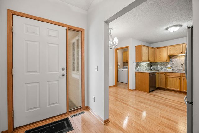 17498 Deerfield Drive SE, Prior Lake, MN 55372