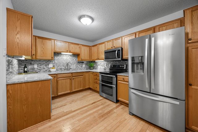 17498 Deerfield Drive SE, Prior Lake, MN 55372