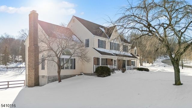 1 Yard Ct, Raritan Twp., NJ 08822
