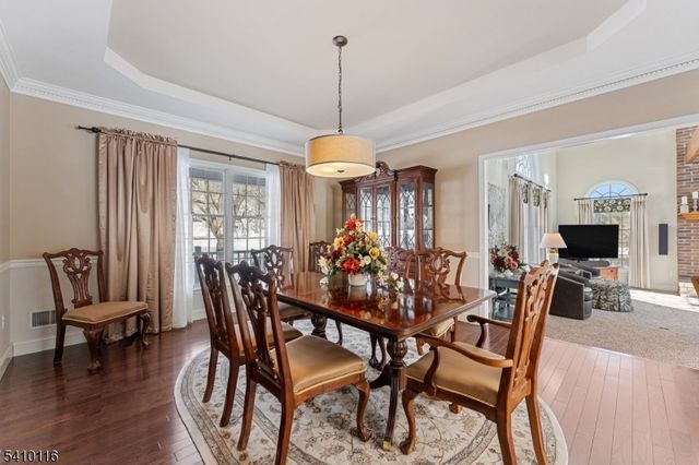 1 Yard Ct, Raritan Twp., NJ 08822