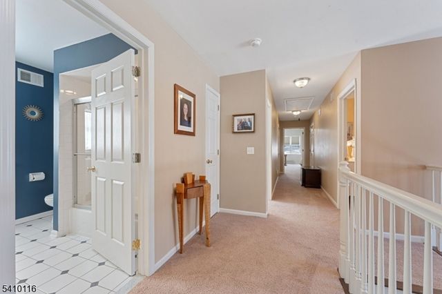 1 Yard Ct, Raritan Twp., NJ 08822