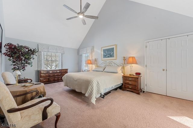 1 Yard Ct, Raritan Twp., NJ 08822