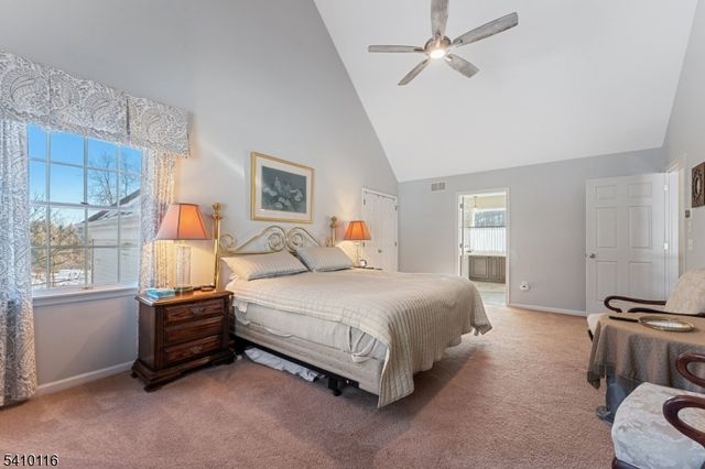 1 Yard Ct, Raritan Twp., NJ 08822