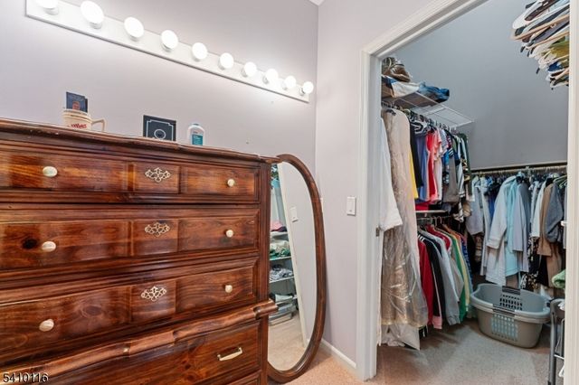 1 Yard Ct, Raritan Twp., NJ 08822