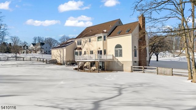 1 Yard Ct, Raritan Twp., NJ 08822