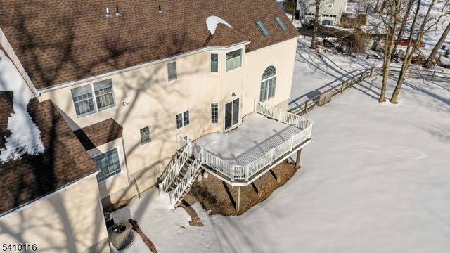 1 Yard Ct, Raritan Twp., NJ 08822