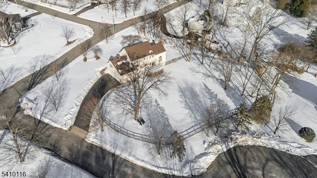 1 Yard Ct, Raritan Twp., NJ 08822