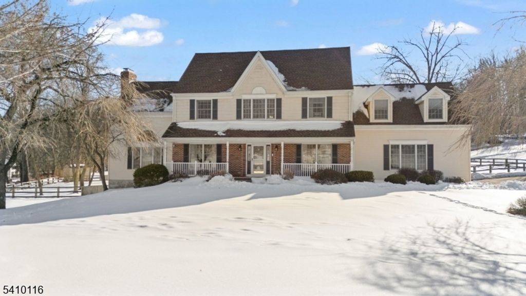 1 Yard Ct, Raritan Twp., NJ 08822