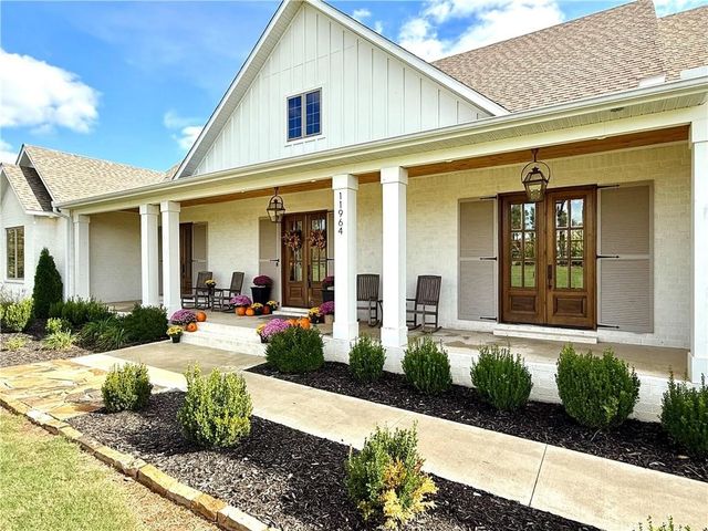 11964 Long Acres Drive, Bentonville, AR 72713