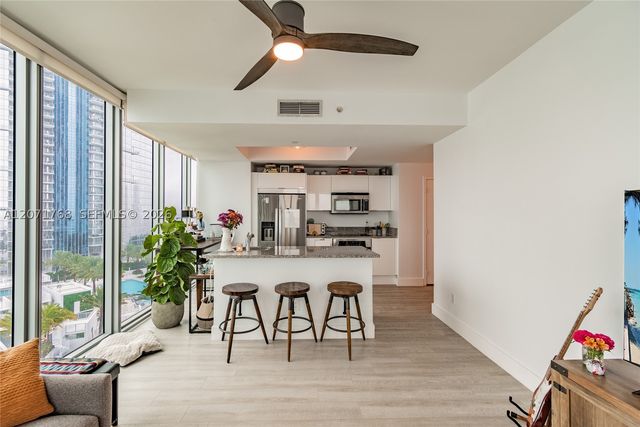 888 Biscayne Blvd 1601, Miami, FL 33132