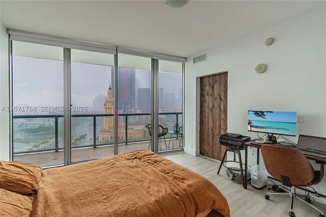 888 Biscayne Blvd 1601, Miami, FL 33132