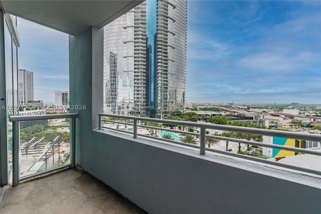 888 Biscayne Blvd 1601, Miami, FL 33132