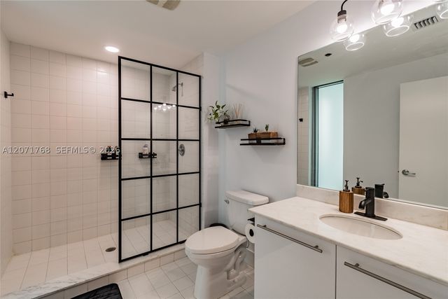 888 Biscayne Blvd 1601, Miami, FL 33132