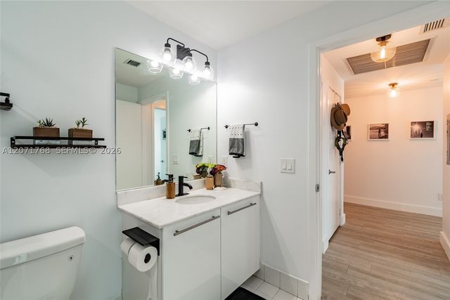 888 Biscayne Blvd 1601, Miami, FL 33132